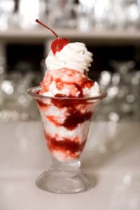 McLean Strawberry Sundae Topping 5/1Lt